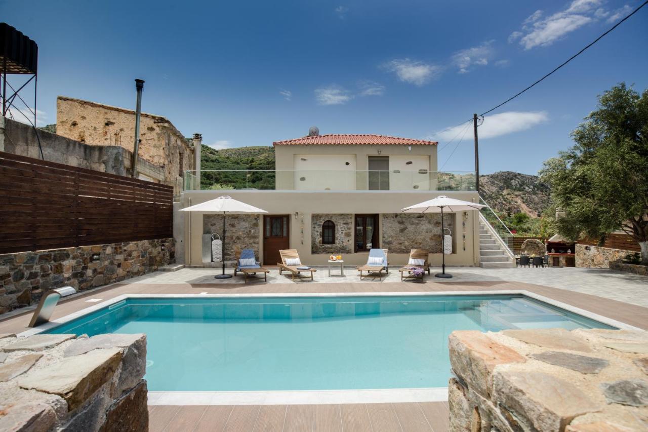 Tzouganos Villa Sfinárion Exteriör bild