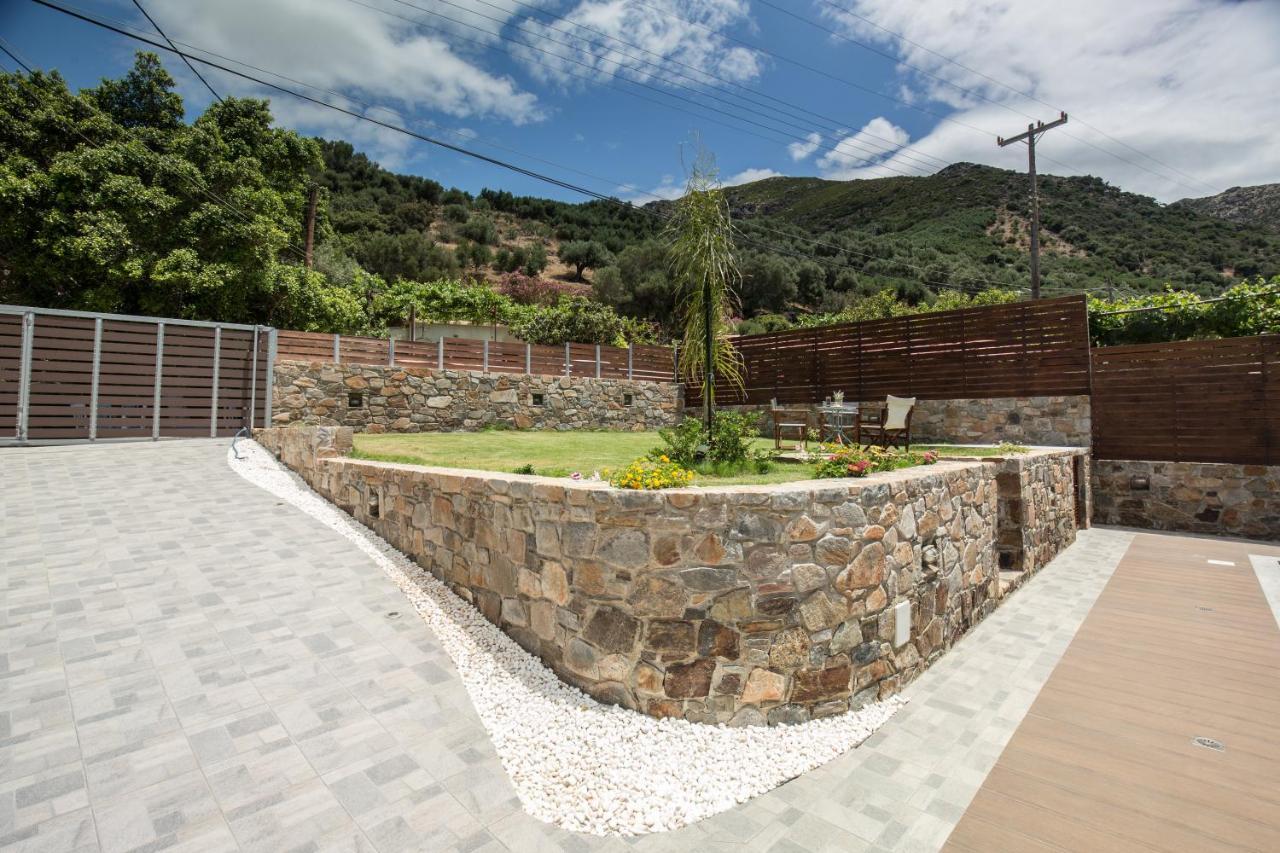 Tzouganos Villa Sfinárion Exteriör bild